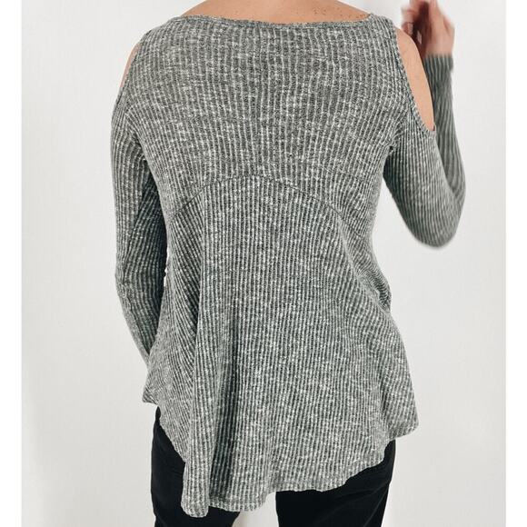 Tokyo Darling Aeropostale Heather Gray Ribbed Knit Cold Shoulder Top - Picture 2 of 3